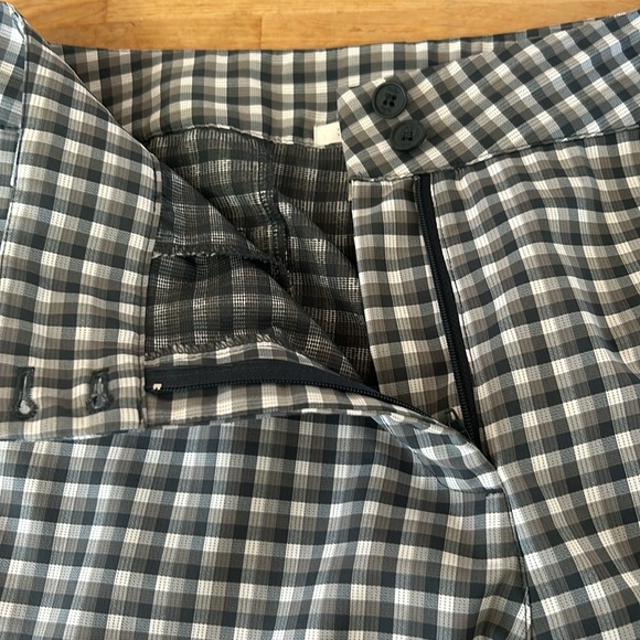 Nike Golf women’s plaid Bermuda length golf shorts size 12 - Picture 9 of 15